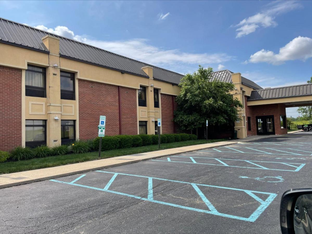 Quality Inn & Suites Greenfield I-70 Exterior foto